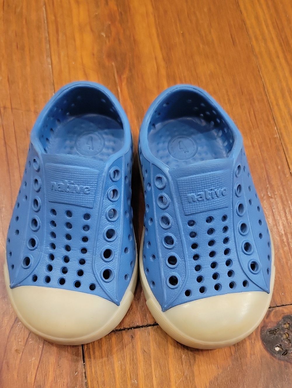 Native Kids Water Shoes Slip-On in Blue and Cream